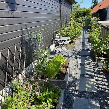 House With Garden Close To Beach ستافانجر